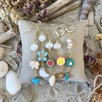 „Sunny Love“ - Goldfarbene Edelstahl-Ohrringe (einzeln) mit Muschelkern-Perle