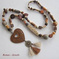 Handgefertigte Boho Bettelkette lang braun beige silberfarben mit Holzperlen, Herz & Quaste – Holzkette ohne Verschluss Bild 6
