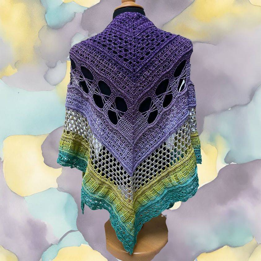 Häkelanleitung Dreieckstuch Amalthea – Sieben abwechslungsreiche Muster für Fortgeschrittene Bild 1