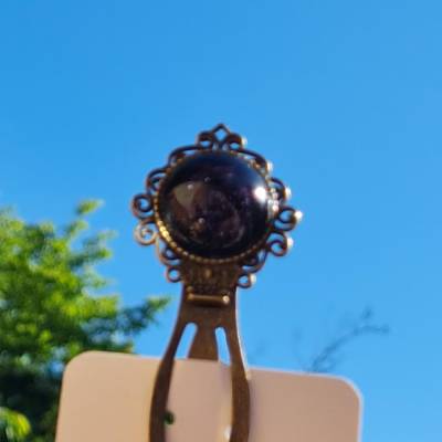 Lesezeichen mit Metallklammer und Cabochon aus Epoxidharz – stilvoll & einzigartig