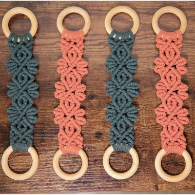 Makramee Handtuchhalter – Boho Towelholder im Blumendesign für Küche, Bad & Camper