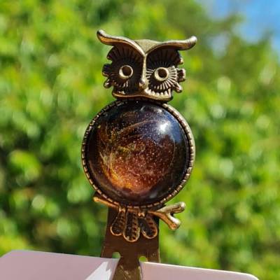 Lesezeichen mit Metallklammer und Cabochon aus Epoxidharz – stilvoll & einzigartig