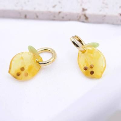 Ohrringe Zitronen Creolen aus Cellulose Acetat 18k vergoldet Limone - leichte Ohrstecker Früchte allergikerfreundlich