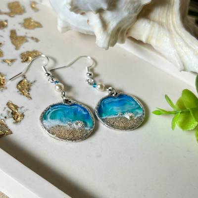 Maritime Ohrringe handgemacht mit echtem Sand & Muschel – Harzschmuck mit 925 Silber, Unikat aus dem Meer