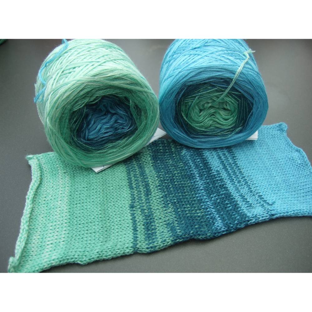 100% Schurwolle Merino extrafein Bobbel gefachter Farbverlauf Wolke 7 Bodensee 4-fädig Bild 1