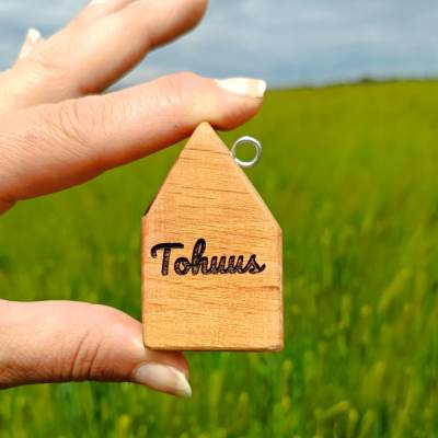 Schlüsselanhänger Haus aus Buche – geölt & handgemacht aus wiederverwertetem Holz
