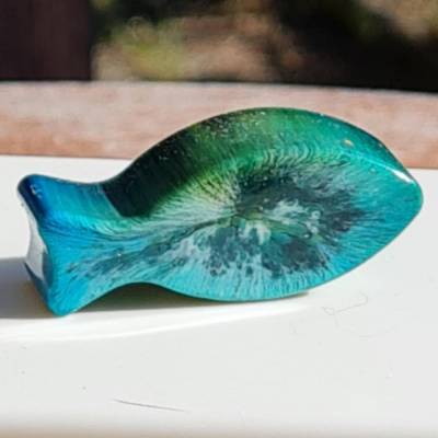 Einzigartige Ichthys aus Epoxidharz – Christliche Dekoration im Petri Dish Effekt