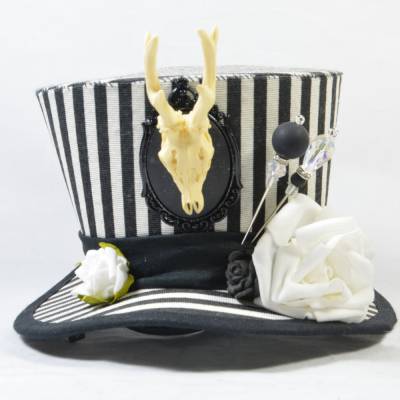 Mini-Hütchen - Gothic Fascinator Geweih-Kamee Rosen Streifen