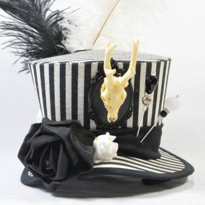 Mini-Hütchen - Gothic Fascinator Geweih-Kamee Federn Streifen