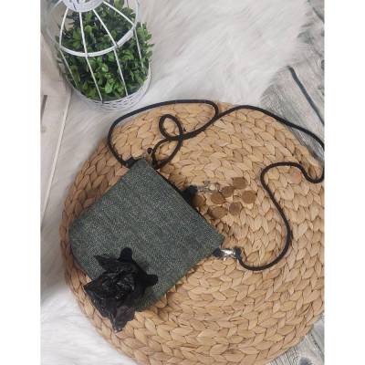 Hundeleckerlibeutel (Farbbeispiel oliv) aus Polstercanvas in 36 Farben