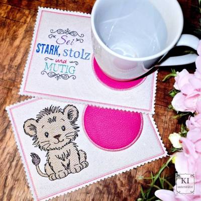 Stickdatei Set Löwe & Spruch – Scribble Shabby Stil ab 10x10 cm – Inkl. MugRugs