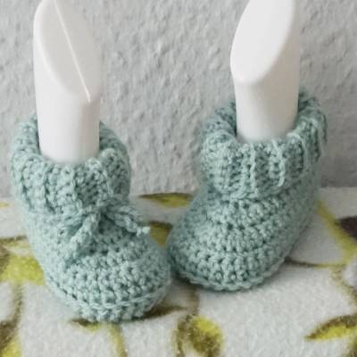 Häkelanleitung für die Babyschühchen Angel