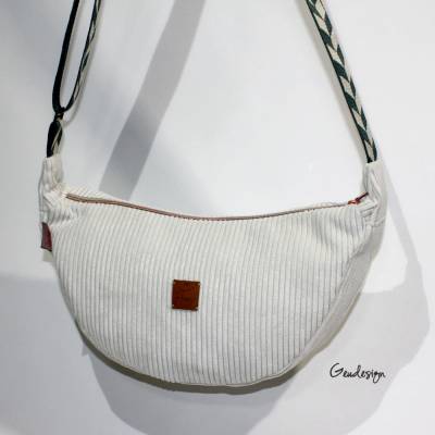 Moon Bag Luna: Trendige Halbmondtasche aus Cord mit verstellbarem Tragegurt