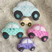 Stickdatei Auto Kuschelkissen In the Hoop – 5 Größen Set für zauberhafte Fahrzeuge Bild 2