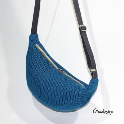 Halbmondtasche Luna – Trendige Moon Bag aus Mesh mit verstellbarem Tragegurt