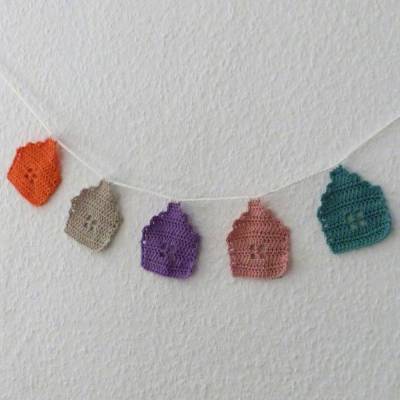 Häkelanleitung Häuschen-Girlande, Häuserkette, Vertikalgirlande, pdf-Datei