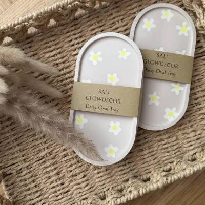 Ovales Tablett im Daisy Blümchen Look sanftes beige für Schmuck 