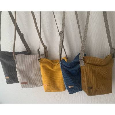 Wertige Schultertasche/Cross-Over-Tasche aus Breitcord, Cordtasche,Reißverschluß, verstellbare Gurtlänge, versandfertig,