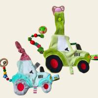 Stickdatei Traktor Knistertuch – In the Hoop Schnullertuch Set | Design-by-Jasmina Bild 1