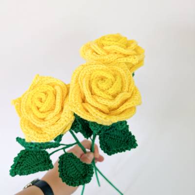 Gehäkelte Rose in Gelb | langlebige Blume aus Wolle | handgemachte Deko & Geschenkidee