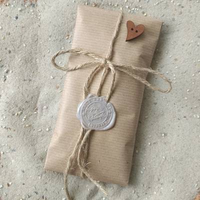 Wundertüten mit handgemachten Holzartikeln: Schlüsselanhänger, Deko, Flaschenöffner – liebevoll verpackt & versendet