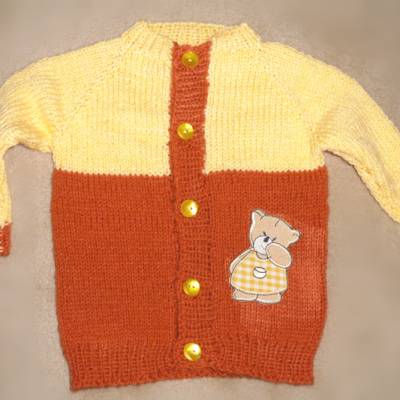 Baby-Strickjacke Gr.86/92 - Handarbeit gelb-braun bis 2 Jahre Applikation Nr: 0775