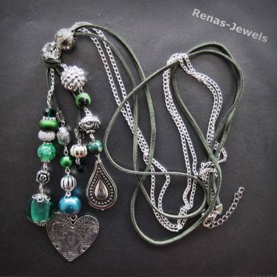 Bettelkette lang grün silberfarben mit Herz & Tropfen Anhänger – Perlenkette Unikat