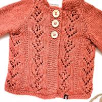 Baby Strickjacke CM in Tomatenrot und Größe 68/74 Bild 2