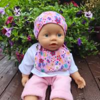 Stickdatei Puppenkleidung Baby Puppe 43cm – Set Halstuch, Mütze, Teddy, Schnullertuch, Sabberlatz – Design by Jasmina Bild 3