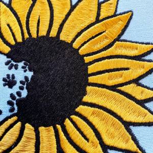 Stickdatei Sonnenblume mit Hundepfoten in 6 Größen, Maschinenstickerei, Stickmuster mit Blumen und Hunde Motiv Bild 3