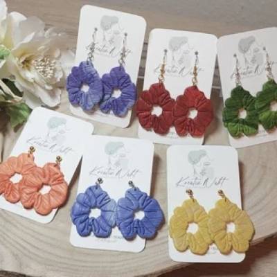 Ohrhänger / Ohrstecker „Scunchis“ (aus hypoallergenem Edelstahl, Nickelfrei) verschiede Farben