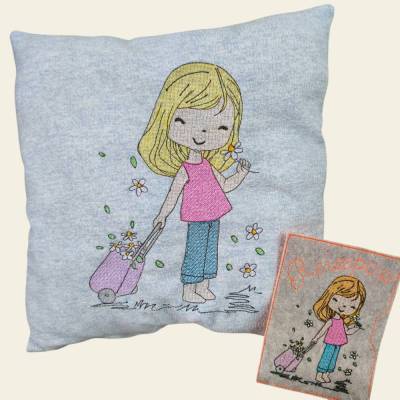 Stickdatei Mädchen geht auf Reise – Maschinenstickerei für Urlaub & Meer – Set mit 4 Größen