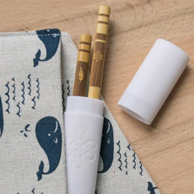 Essstäbchen personalisiert mit Etui – Geschenk für sie und ihn, Sushi Stäbchen mit Motiv, Japan Geschenk für die Küche