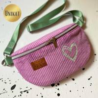 Unikat / Trendy Crossbag / Crossbody / HipBag / Bauchtasche / Gürteltasche / Umhängetasche aus Lila Cord Bild 1