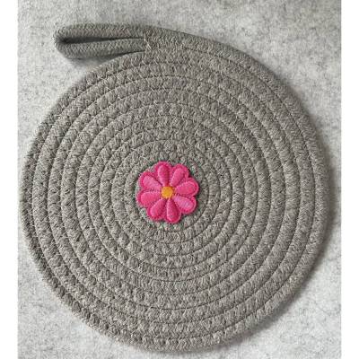 Hübscher Makramee Deko Untersetzer mit Blume, Durchmesser ca 20 cm