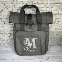 Rolltop Rucksack personalisiert I Tasche mit Initial und Wunschnamen bestickt I Geschenk Mama oder Freundin