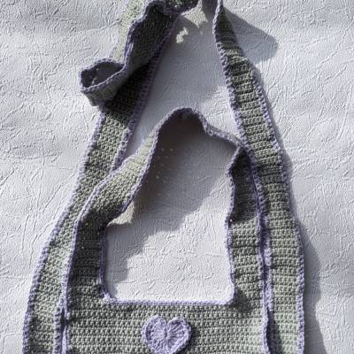 Pferdeleine mit Herz Applikation in hellgrau / flieder