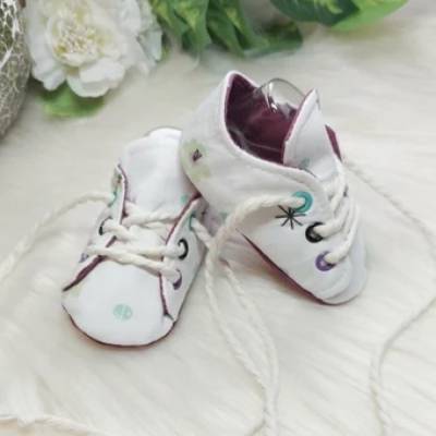 Babyschuhe Turnschuhe “Blumen” Schuhgröße 17-18 [7-12 Monate] andere Größe auf Anfrage