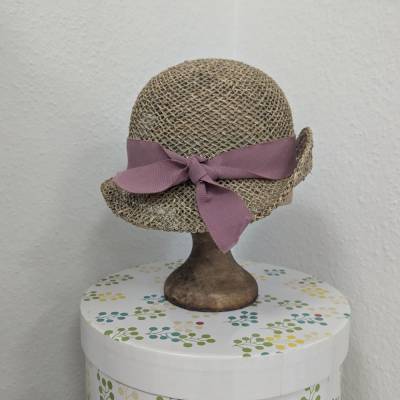 Strohhut Cloche Seagrass mit aufgeschlagenem Rand