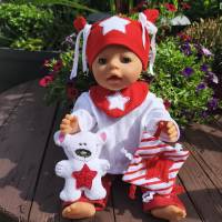 Stickdatei Puppenkleidung für Baby Puppe 43cm – Set: Halstuch, Mütze, Teddy, Schnullertuch, Sabberlatz – Design by Jasmina Bild 3