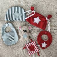 Stickdatei Puppenkleidung für Baby Puppe 43cm – Set: Halstuch, Mütze, Teddy, Schnullertuch, Sabberlatz – Design by Jasmina Bild 6