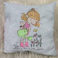 Stickdatei Mädchen im Garten Maschinenstickerei Set – 4 Größen, viele Formate, liebevoll gestaltet Bild 4