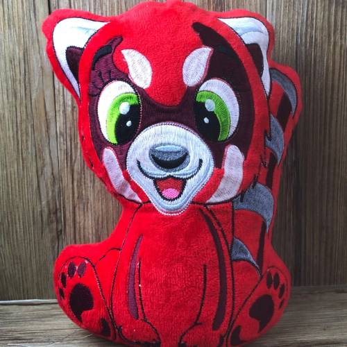 Stickdatei ITH Panda rot Pitt für Rahmen 16×26 cm, Maschinenstickerei, ITH Stickmuster mit Tiermotiv