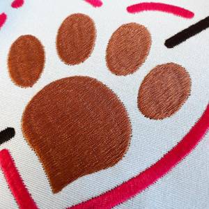 Stickdatei Hunde Pfote mit Pfeil im Herz in 6 Größen, Maschinenstickerei, Stickmuster mit Hundemotiv Bild 4