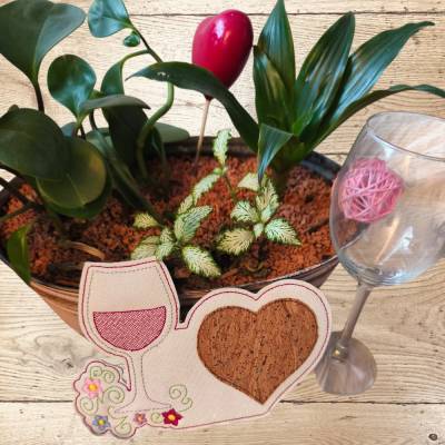 Stickdatei Wein Mug Rug – In the Hoop Untersetzer Set 2565a | Design-by-Jasmina