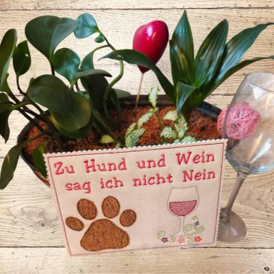 Stickdatei Wein / Hund Mug Rug – In the Hoop Untersetzer Set 2565b | Design-by-Jasmina