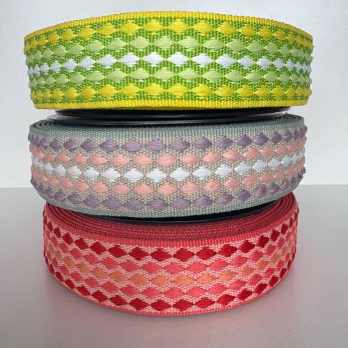 1 Meter Veno Gurtband Raute gestickt, 40mm