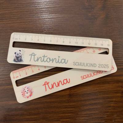 Personalisierte Lesehilfe aus Holz – 17 Motive – Name & Schulkind 2025 – Einschulungsgeschenk