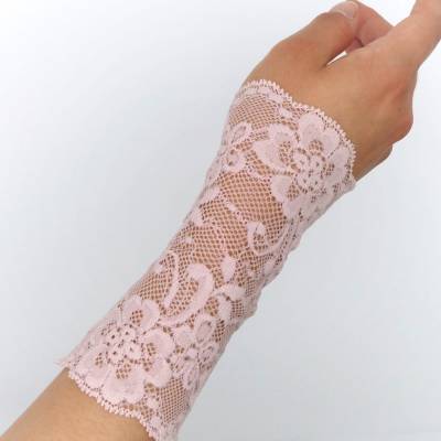 Elegante Spitzenstulpen in rose – elastische Armstulpen für Hochzeit & Feiern, festliches Accessoires