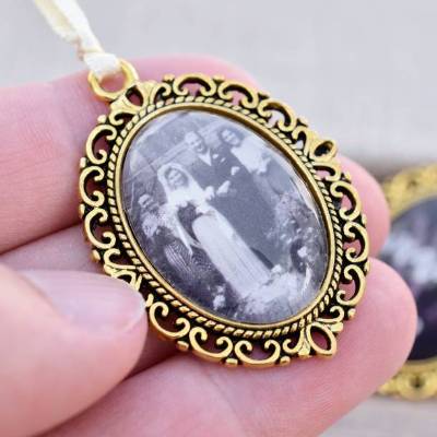 Filigranes Memorial für Brautstrauß – Dein Erinnerungs-Accessoire mit Foto & Text zur Hochzeit